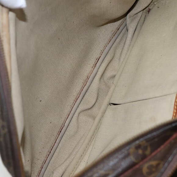 LOUIS VUITTON Monogram Reporter GM Shoulder Bag - Picture 10 of 15